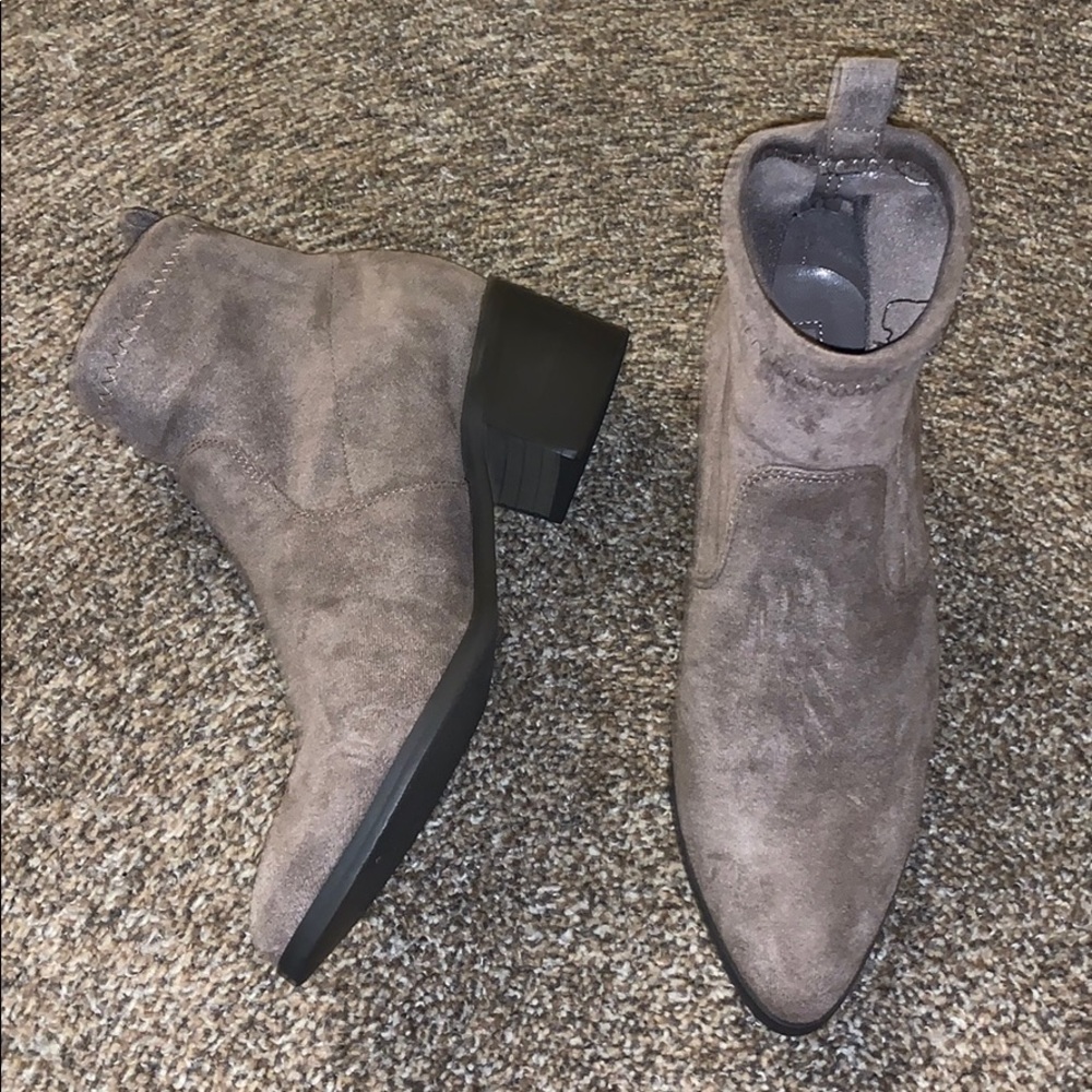 Boots Forever21  6  W